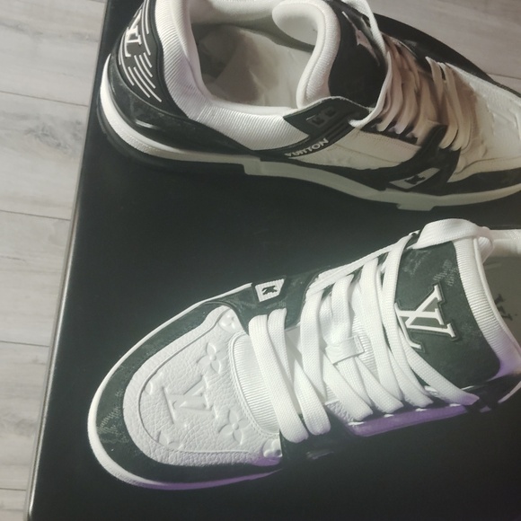 Louis Vuitton trainer sneakers - Picture 6 of 6